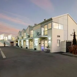 4* Motel V
